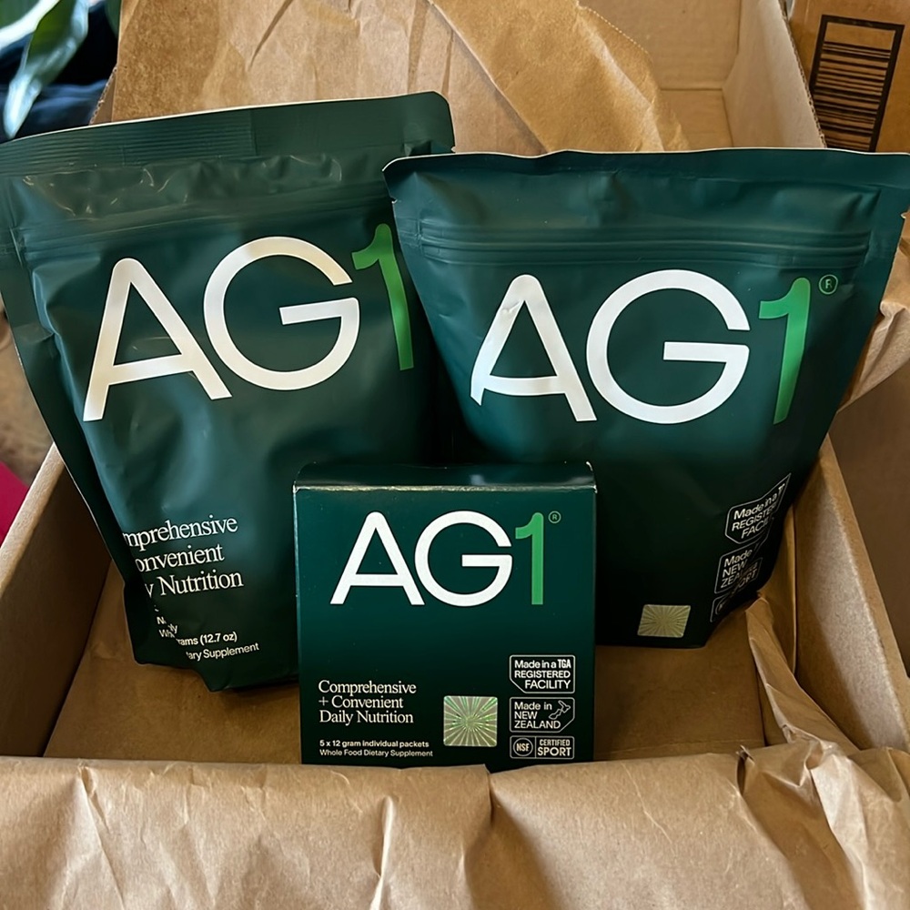 AG1 two pouches